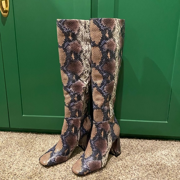 NWB Sam Edelman croc embossed knee high boots - Picture 3 of 6